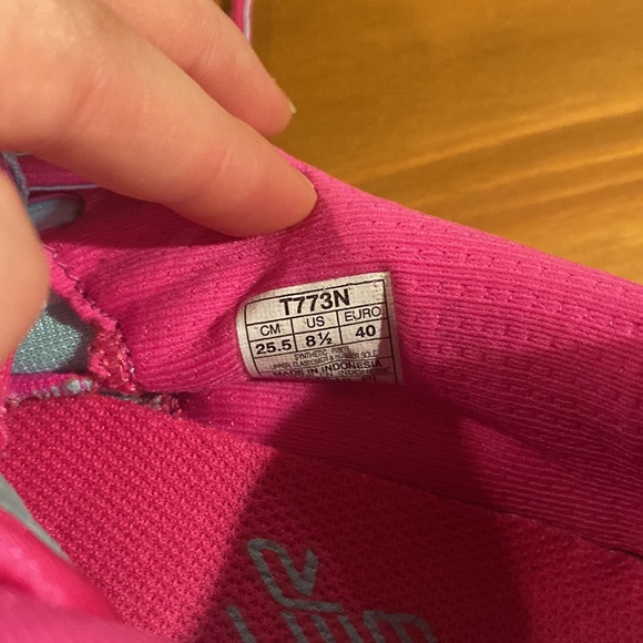 ASICS Running Shoes - Picture 5 of 7